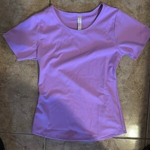 NWOT Ptula workout top size LARGE purple.